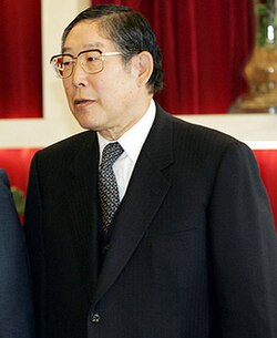 Imagen ilustrativa de Hiroshi Okuda: Líder Visionario de Toyota Motor Corporation