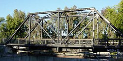 Imagen ilustrativa de Puentes de Armadura: Diseño, Tipos y Evolución